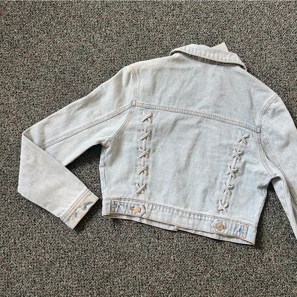 Missguided Jackets & Blazers - MISSGUIDED Light Wash Blue Jean Denim Lace Up Back Detail Cropped Jacket Sz S